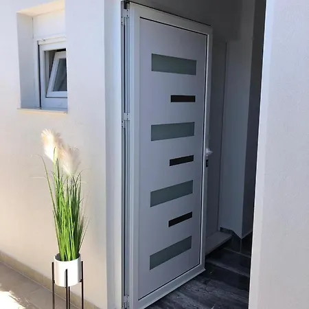 Apartment Apartman Luce Bibinje